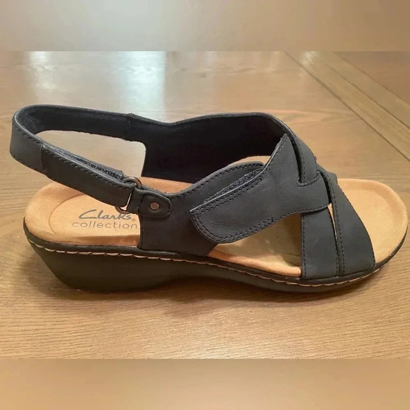 Clarks Merliah Echo Navy Leather Sandals Size 11 Comfortable Strap Closure - Picture 2 of 5
